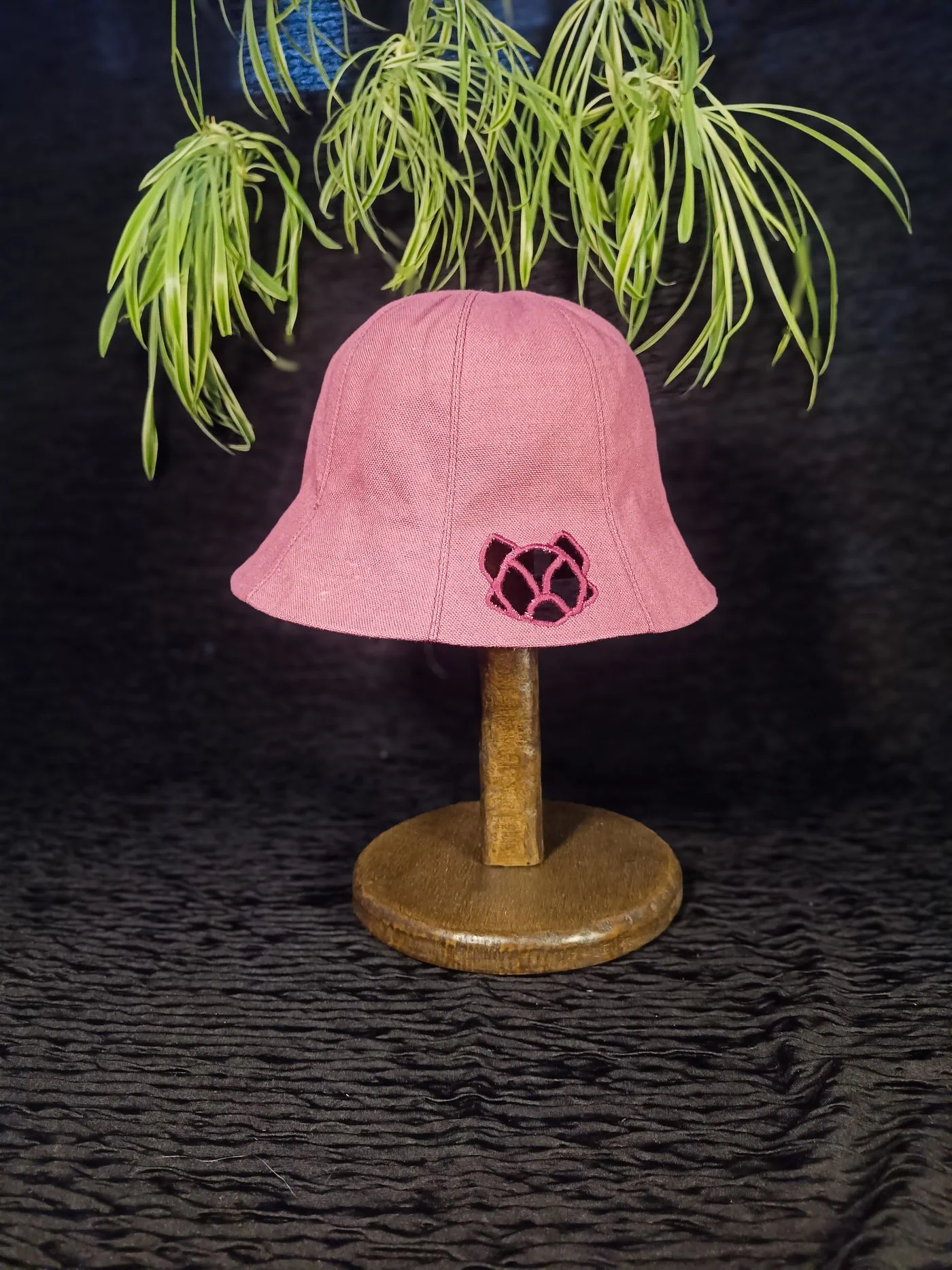 Eimerhut „Cut-Out“ in Lila